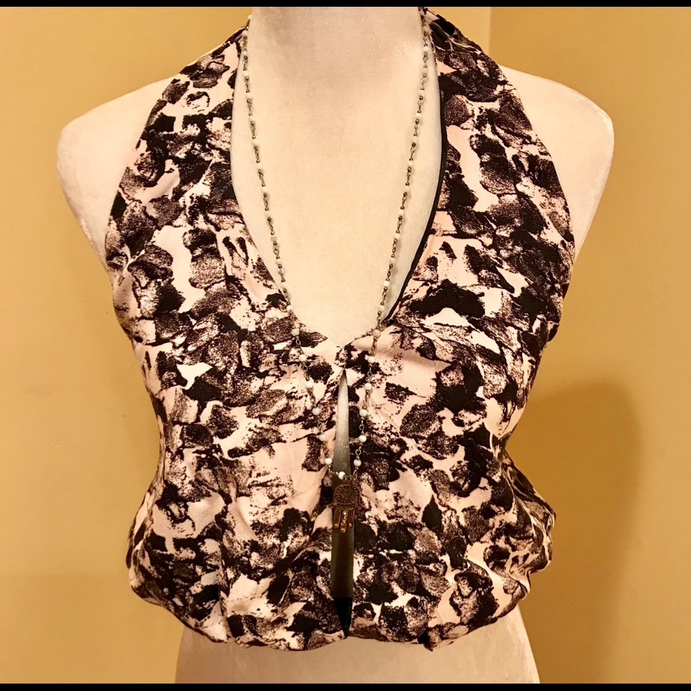 Kendall & Kylie Black and Pink Halter Top 💜